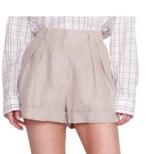 STAUD shorts luisa in the color oat milk (light linen/very light tan color)